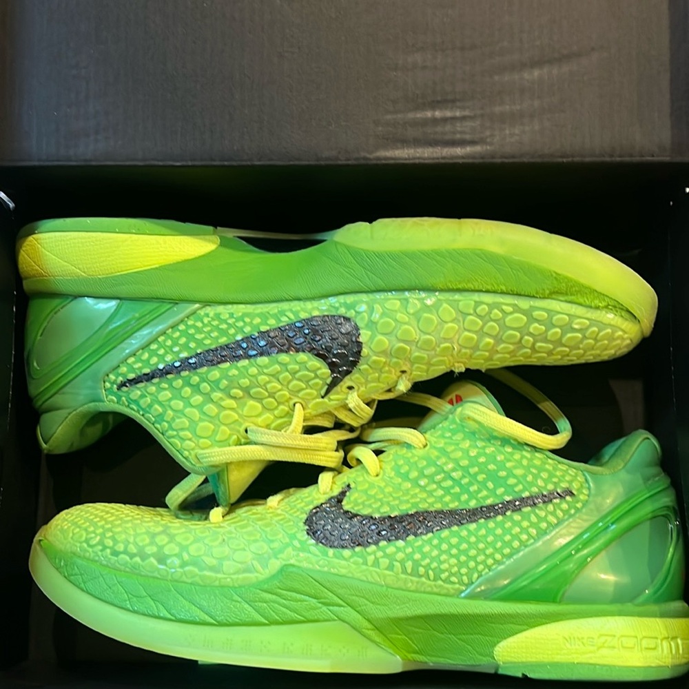 Kobe 6 Protro Grinch *real and worn size 11